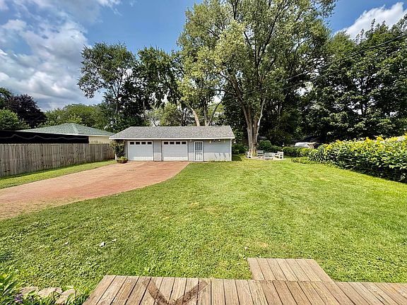 5th image of 70 N Hillcrest Ave