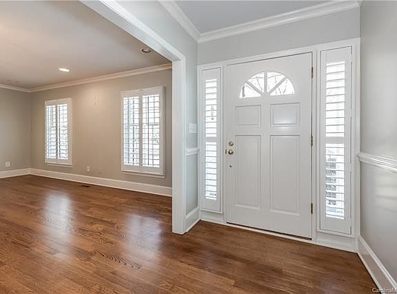 3rd image of 4800 Montibello Dr