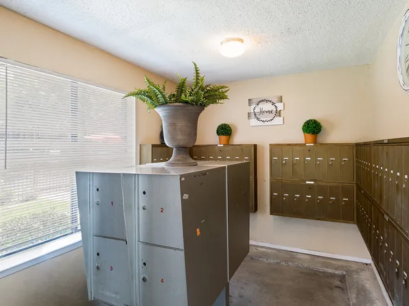 Townhouse Apartments