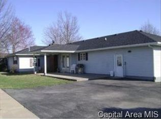 311 Willow Dr, Winchester, IL 62694