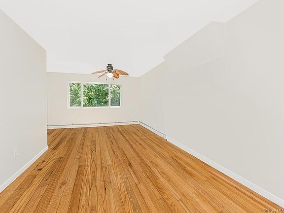 4th image of 1037 E 223rd St