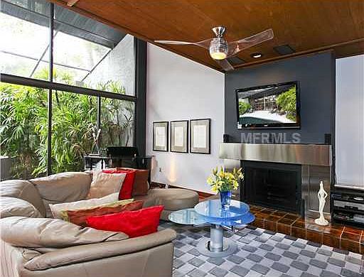 2nd image of 808 S Bayside Dr