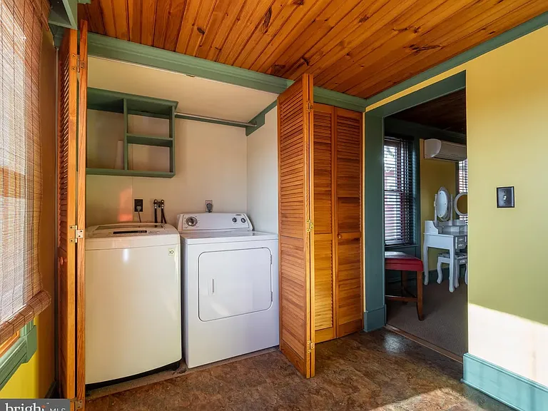 424 Main St #B — Photo 16