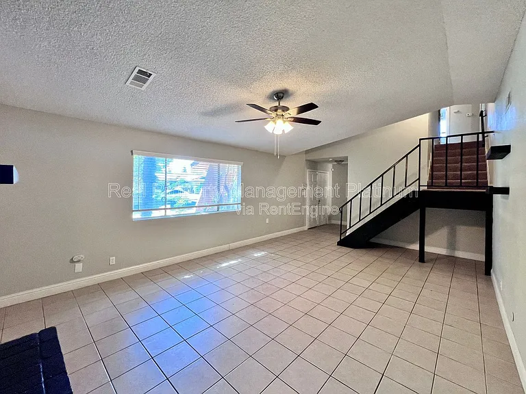 404 N Villa Ave — Photo 9