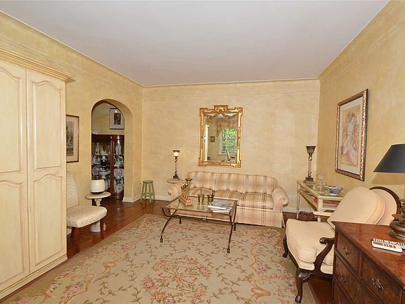 5th image of 819 Broadway APT 3L