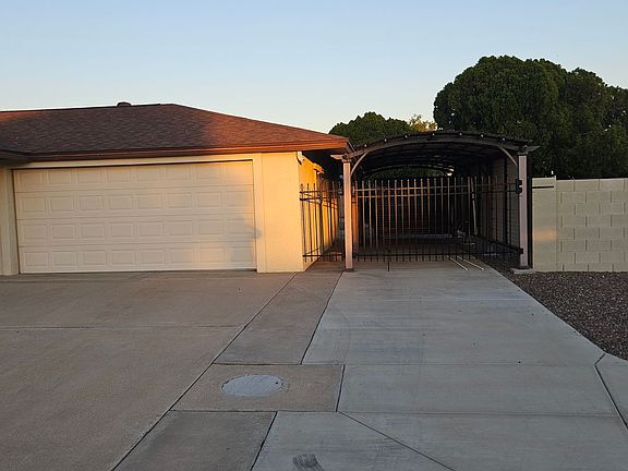 3rd image of 9426 W Arrowhead Dr