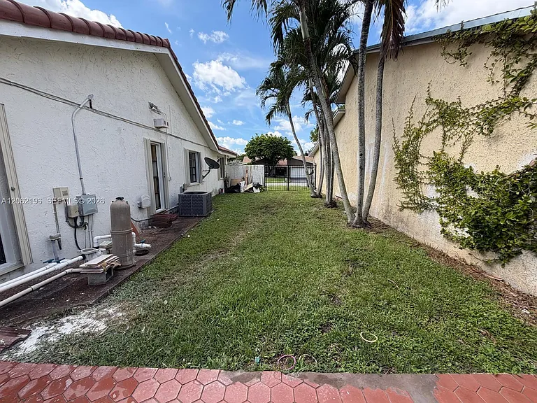 11405 SW 112th Ter — Photo 24
