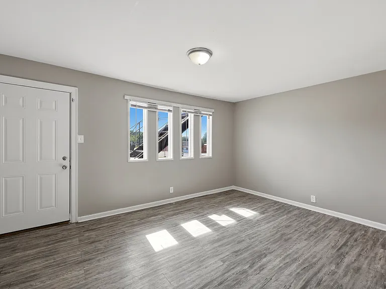 1805 Oxford Cir — Photo 19