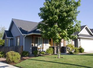 130 SE Yorktown Dr, Grants Pass, OR 97527