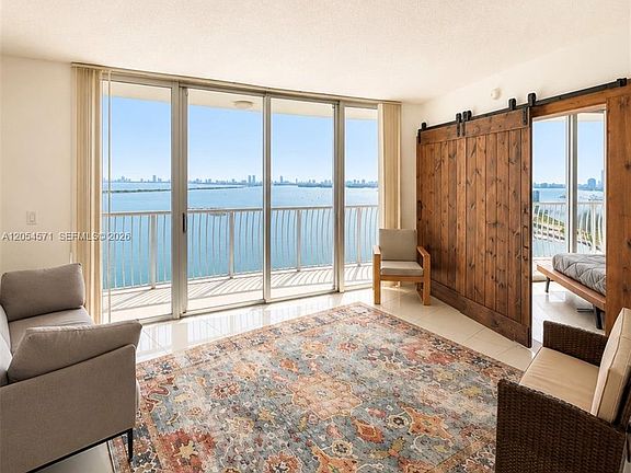 5th image of 1750 N Bayshore Dr APT 4201