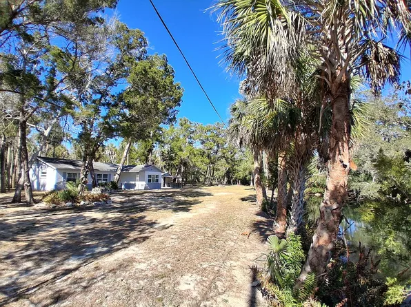 6244 Colony Cir, Weeki Wachee, FL 34607