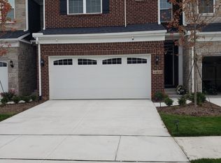 43635 Chancellor Ln, Novi, MI 48375