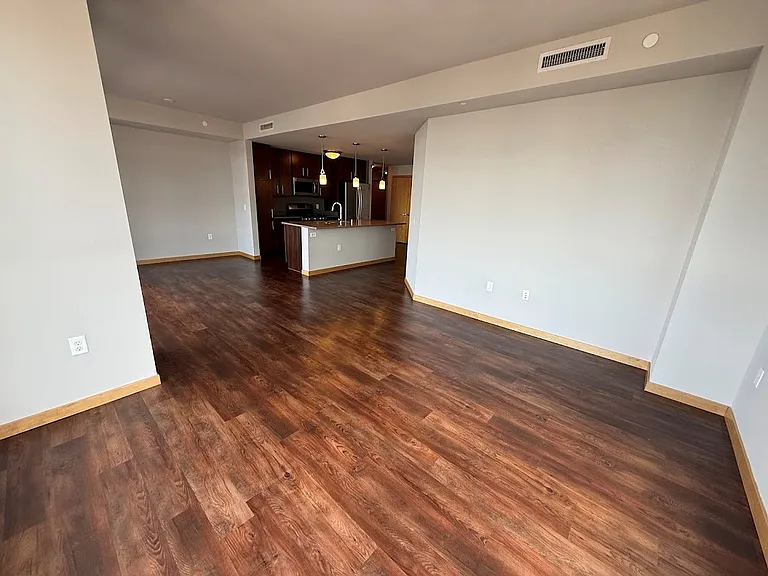 Venture Luxury High Rise — Photo 65