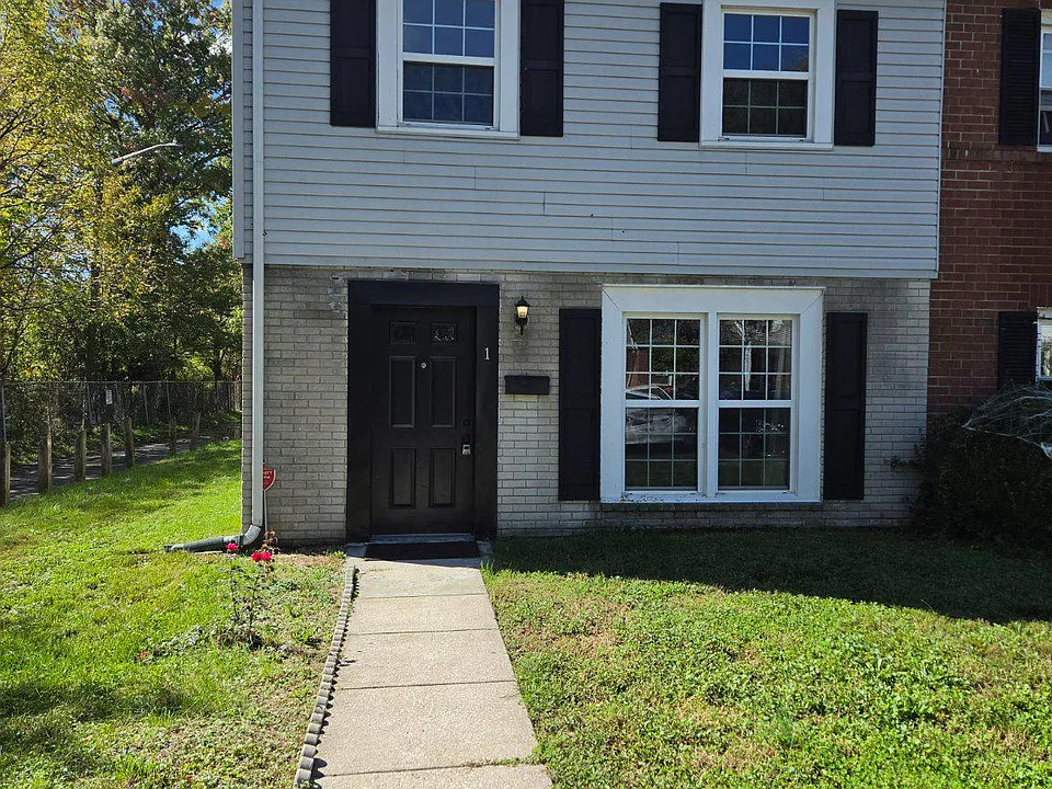 1 Nathan Hale Ct