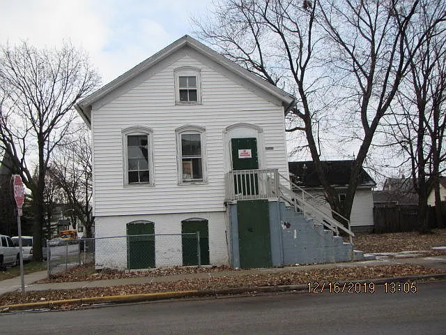 1137 S 12th St photo 1