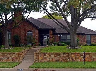 5008 Ridge View Ct, North Richland Hills, TX 76180