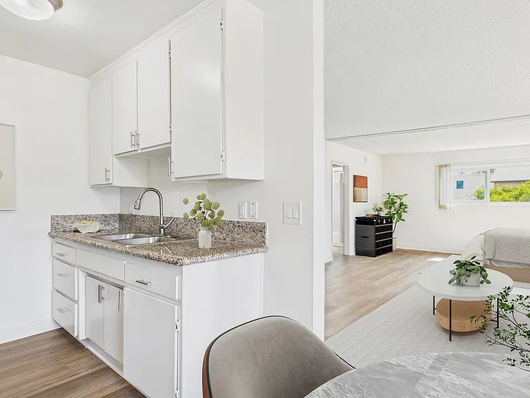 Gilmore Apartments - Van Nuys — Photo 45