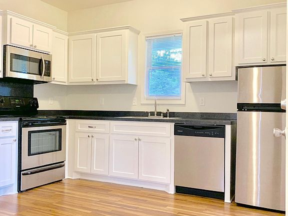 2nd image of 206 Wilson St APT A