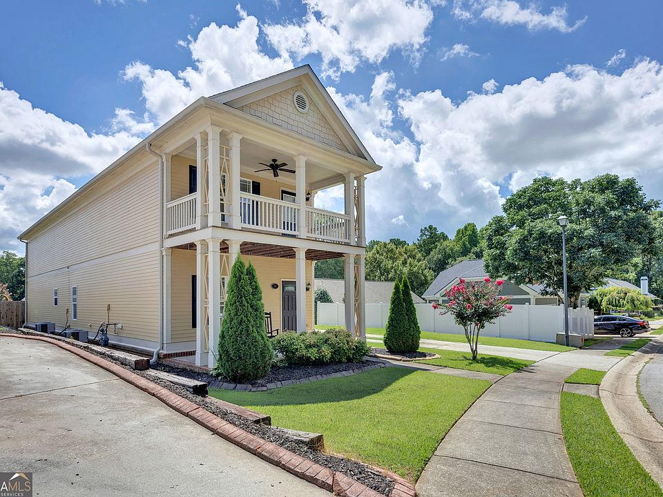 1st image of 20 Orchard Ln