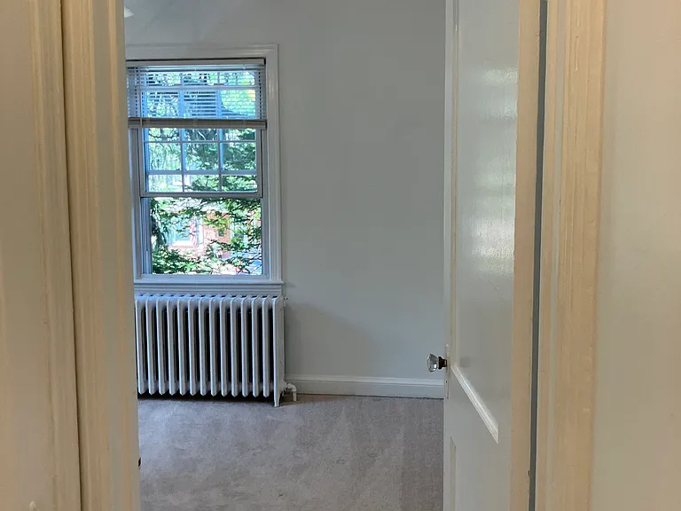 710 22nd St S #4 — Photo 23