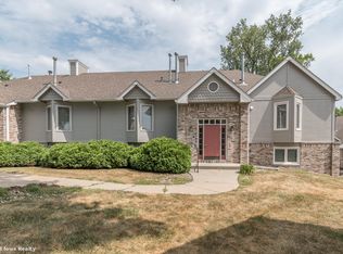 8114 Dellwood Dr #8114, Urbandale, IA 50322