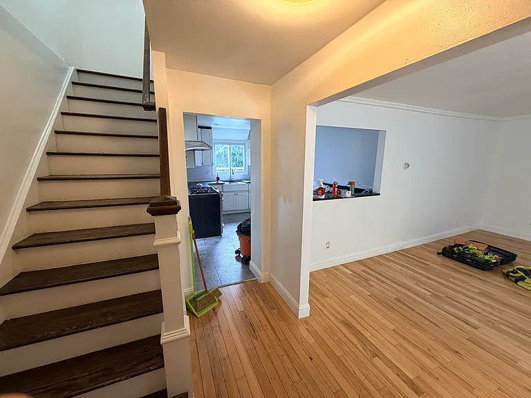 119-15 8th Ave — Photo 2