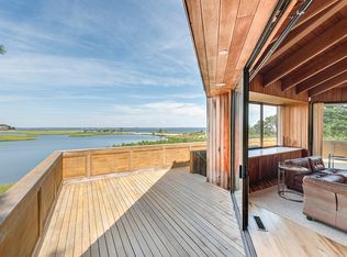 11 Gathering Rocks Rd, Hampton Bays, NY 11946