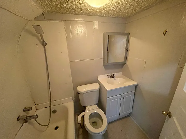 520 N Dexter St — Photo 5