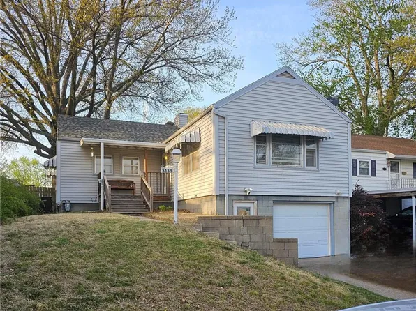 3133 Charles St, Saint Joseph, MO 64501