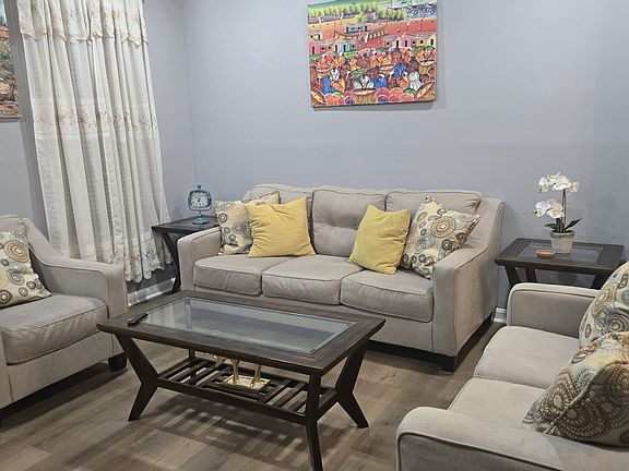 3rd image of 3023 Cahill Ln #3