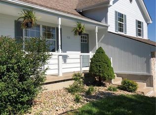 420 Hamilton Ln, Grain Valley, MO 64029