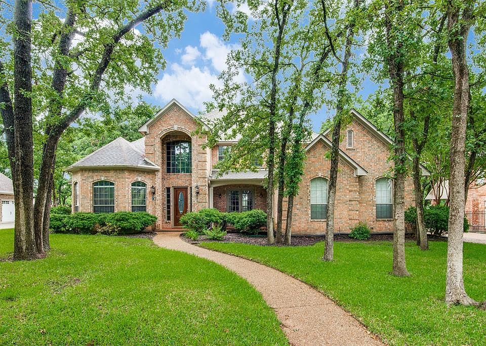 1st image of 36 Royal Oaks Cir