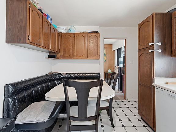 5th image of 4090 Wood Ave