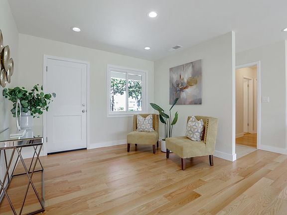 5th image of 766 Cypress Ave