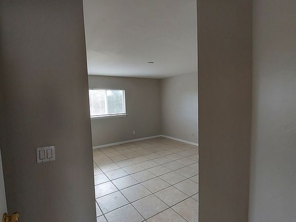5th image of 1535 Hightower Ave S