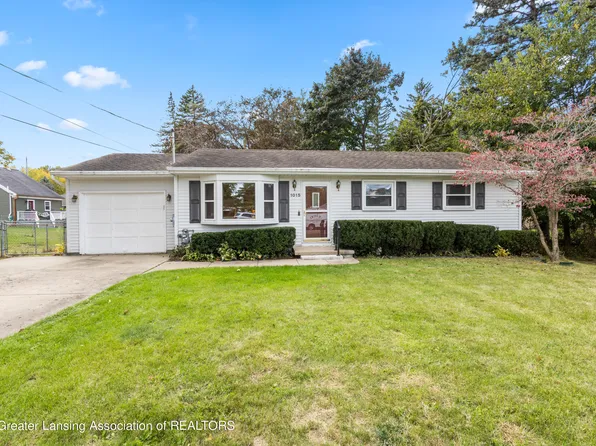 1015 Bretton Rd, Lansing, MI 48917