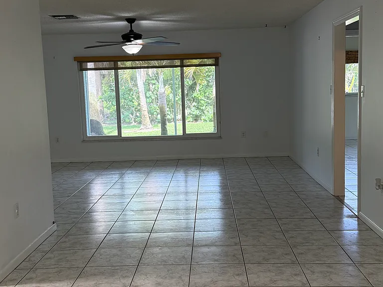 2503 N Ocean Dr — Photo 8