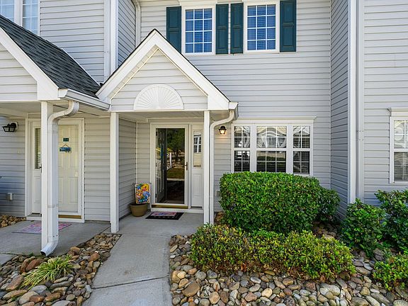 3rd image of 101 Barnwell St. #37B