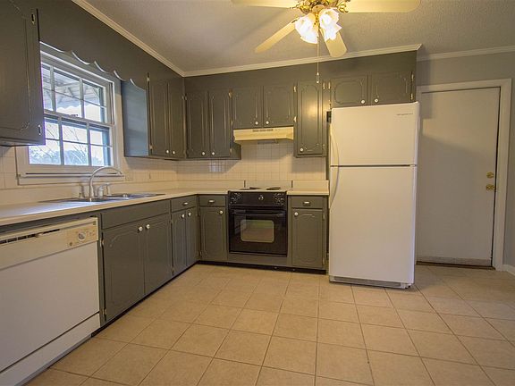 3rd image of 102 Kimberly Dr