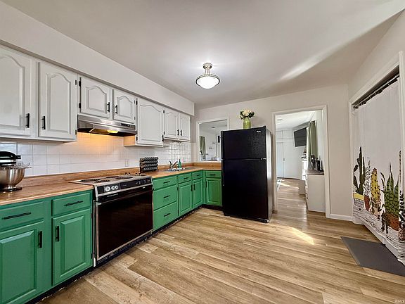 5th image of 4917 Sherbrooke Rd