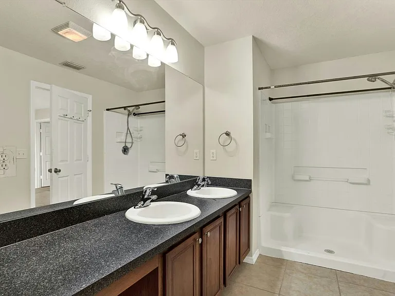 2630 Edgewater Falls Dr — Photo 13