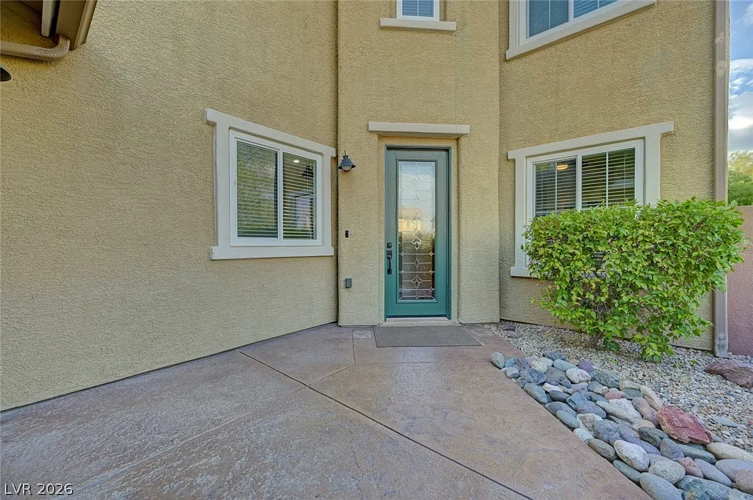 5 bed, 5.0 bath, 2428 sqft, $3,450 — Photo 4