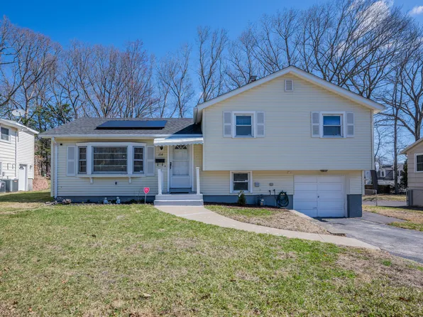 114 Parklawn Drive, Waterbury, CT 06708