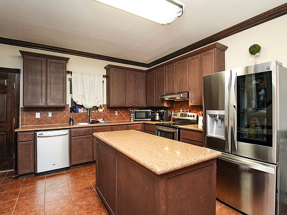 5th image of 327 Kahlo Loop