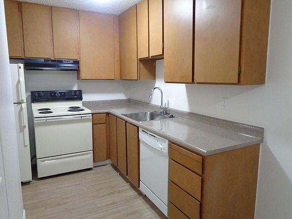 2nd image of 9920 SW North Dakota St #29