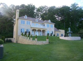 11 River Park Dr, Cromwell, CT 06416