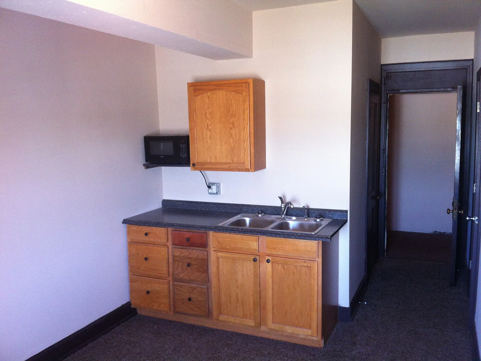 1 bed, 450 sqft, $795 — Photo 2