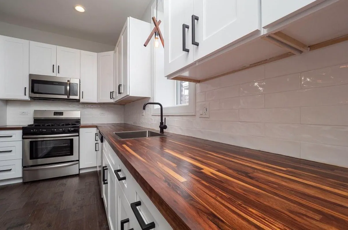 4 bed, 2000 sqft, $3,620 — Photo 4
