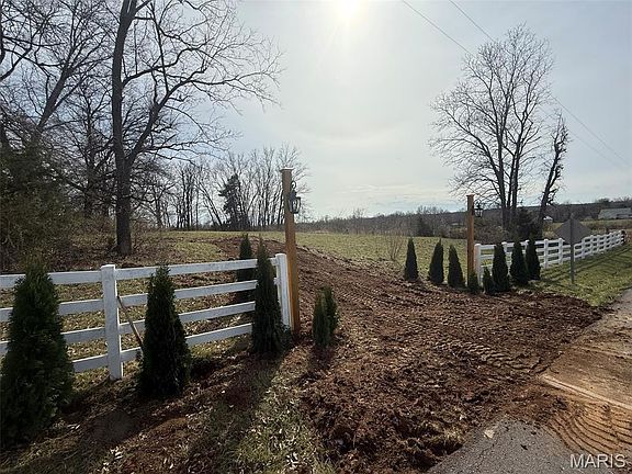 2nd image of 412 Penrod Rd