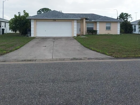 1720 Country Meadows Dr, Sarasota, FL 34235